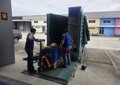 หกล้อท้ายลิฟท์