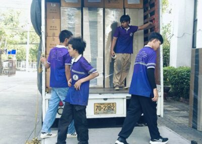 รถบรรทุกท้ายลิฟท์