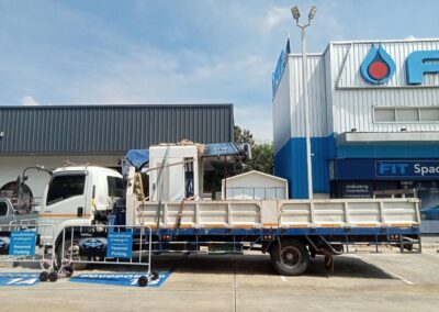 รถบรรทุกติดเครนชลบุรี