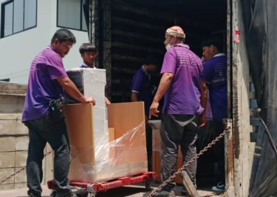 รถรับจ้างขนของสกลนคร