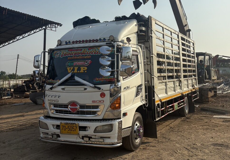 6ล้อรับจ้างชลบุรี บริการขนย้ายด้วยทีมงานมืออาชีพ 081 170 6533